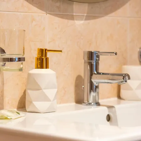 Sunny Oasis Getaway Apartman