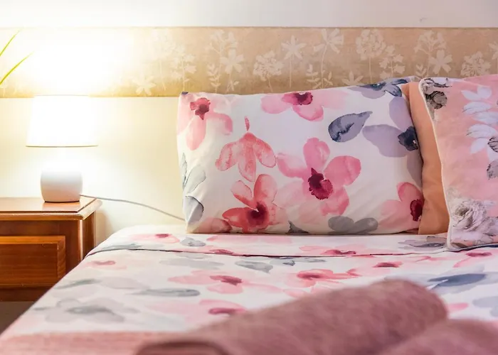 Sunny Oasis Getaway אדחה